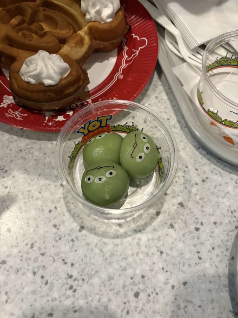 リトルグリーンメンの饅頭の画像